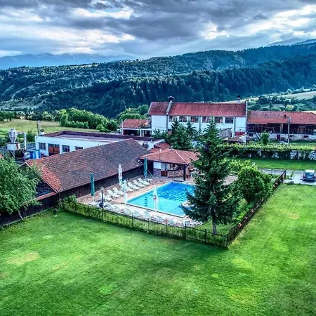 хотел-механа 2* Dobărsko