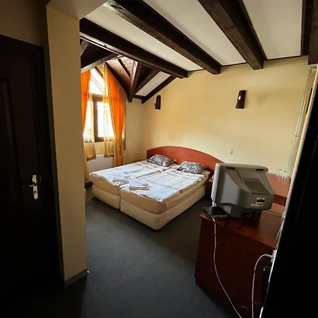 מלון хотел-механа 2*