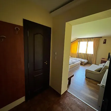 хотел-механа 2* Dobărsko